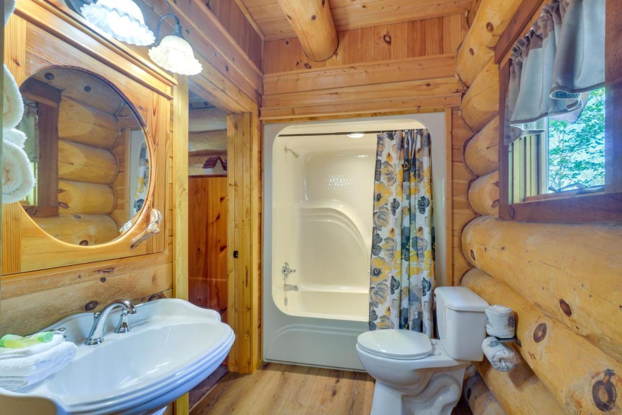 Idyllic Gatlinburg Cabin With Hot Tub And Balcony! Exterior foto